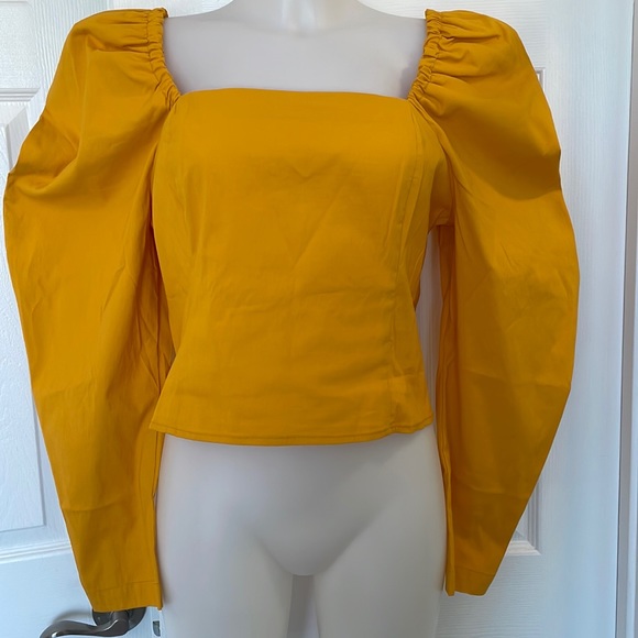 LEVI’S slight crop Junie Mutton Puff long sleeve blouse top Mustard SIZE XL - Picture 2 of 12